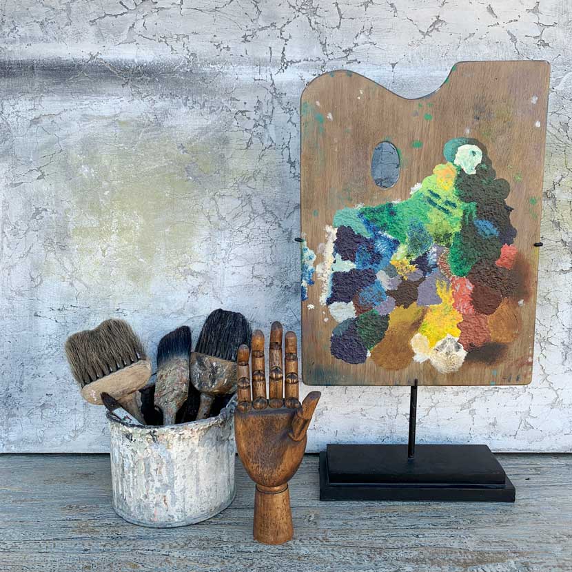 artist palette on stand | oblong
