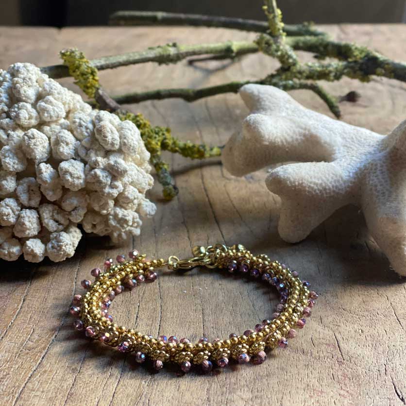 Ethnic beaded bracelet lilac | gold