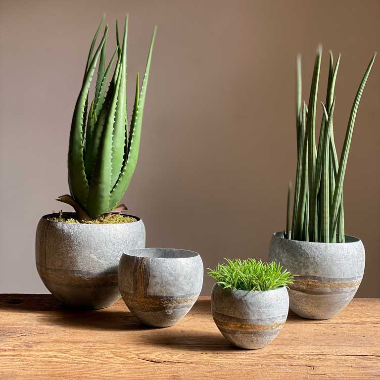 Decorative distressed tin bowl | Medium