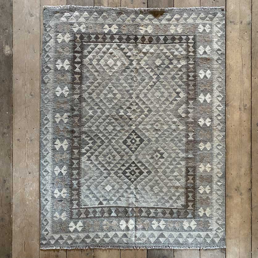 Handwoven Kilim rug | Hadyn 194 x 151 cm