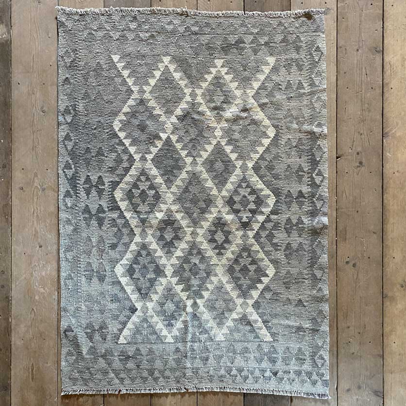 Handwoven Kilim rug | Helene 176 x 127