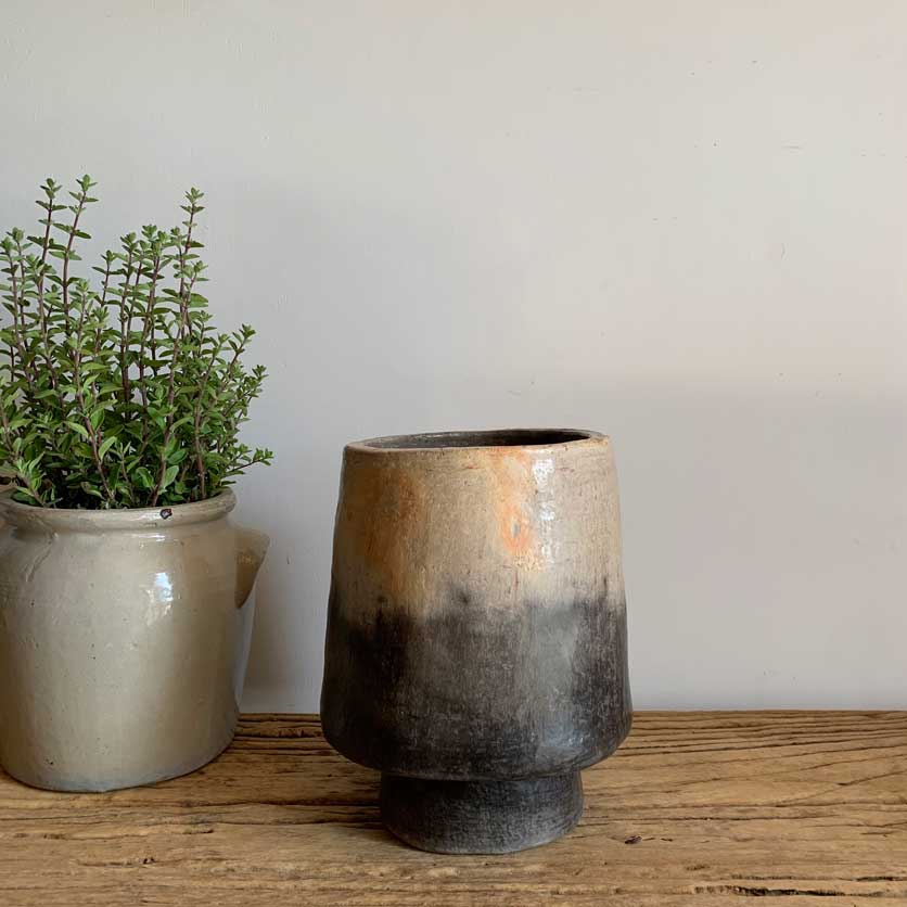 Handcrafted-African-pottery-collection-Ombre-Vase-a