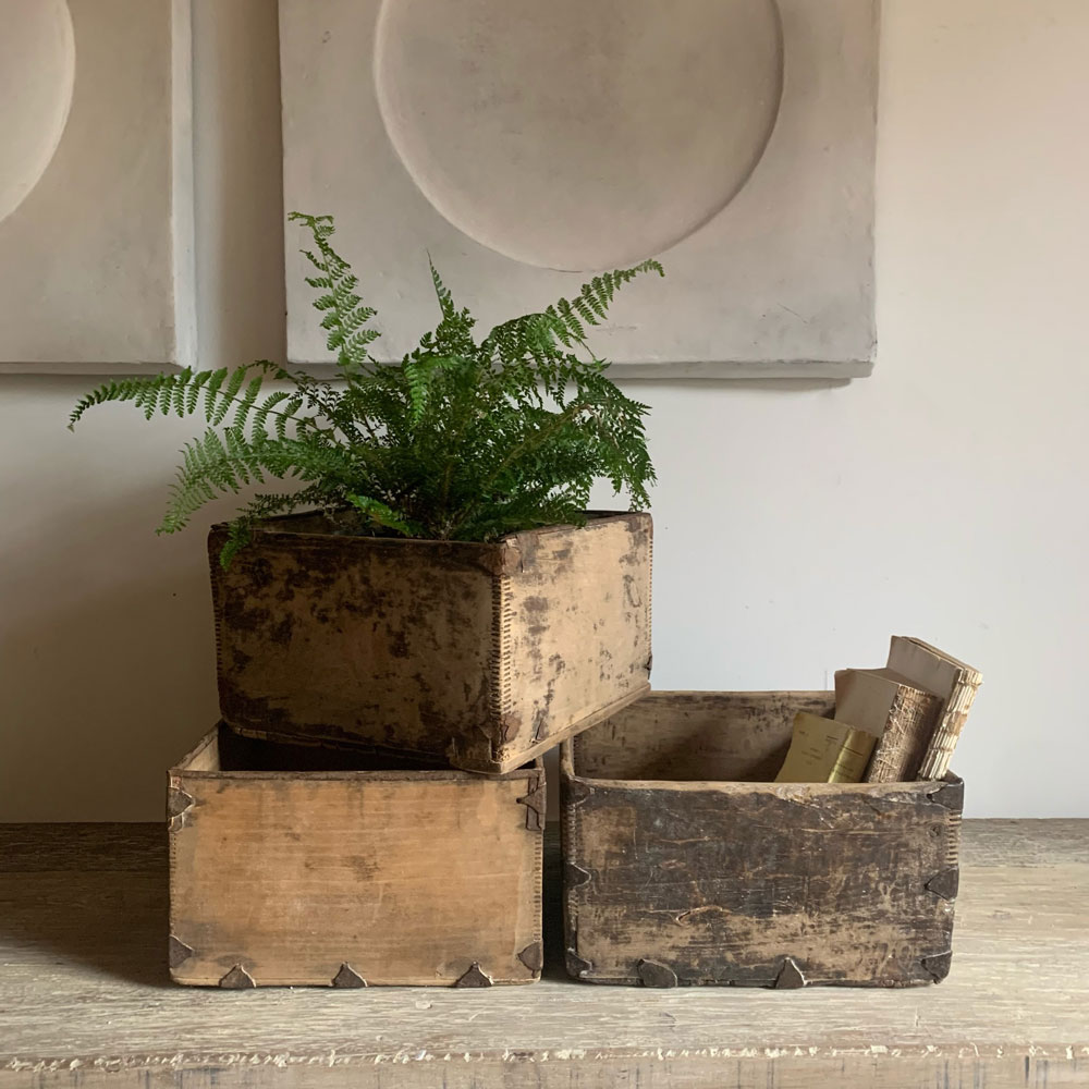 Antique Dovetail Edge Grain Measure Box