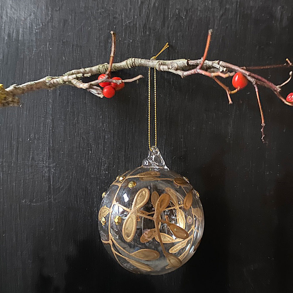 Glass Ball Clear With Gold Mistletoe 8cm