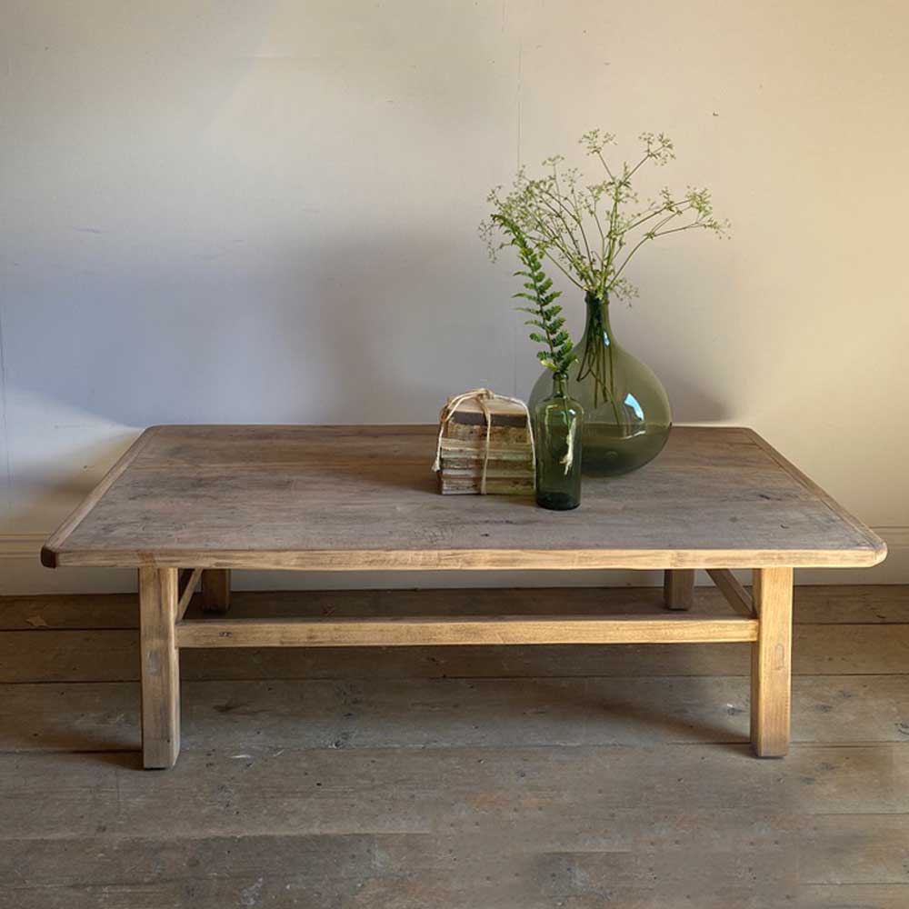 Antique wooden coffee table | Eton