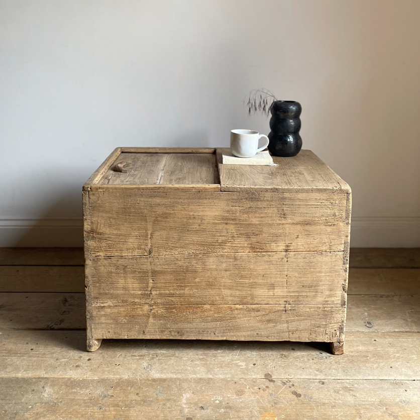 Antique Elm Blanket box | Andre