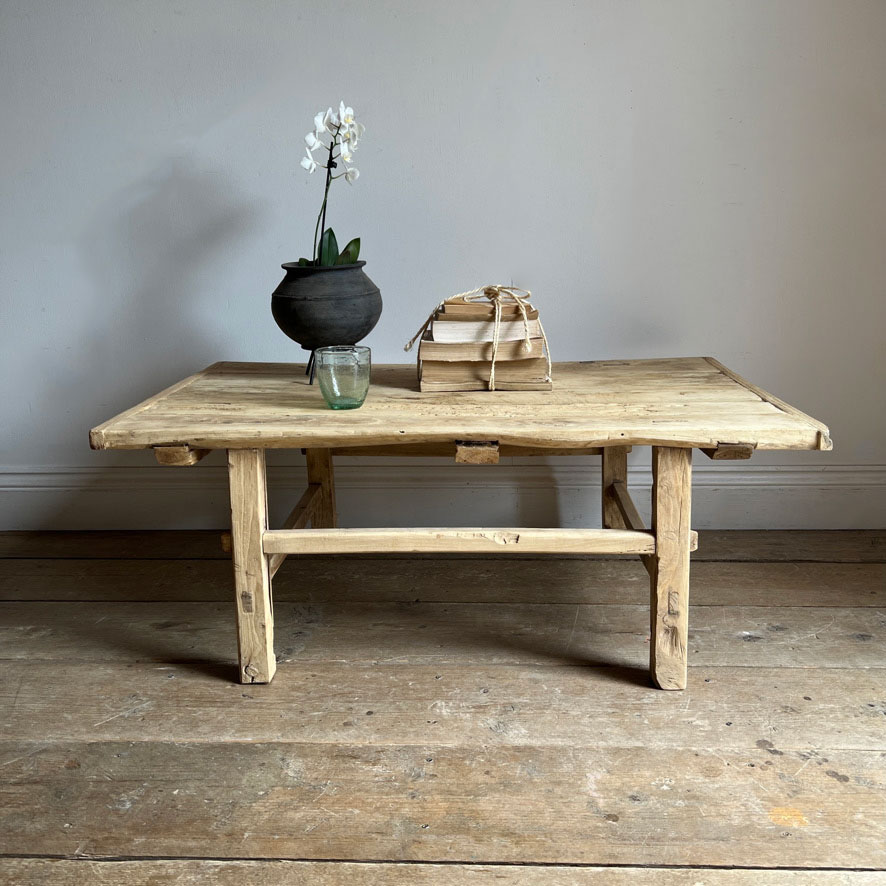 Antique wood coffee table | Camilla