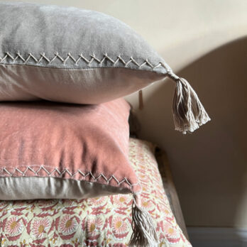 Velvet Cushion With Tassels | Pink
