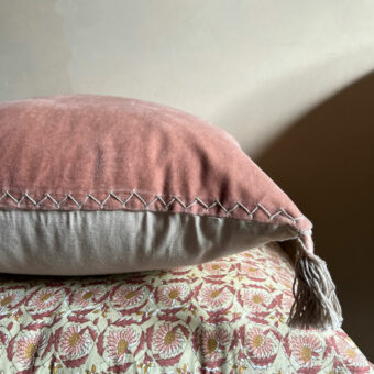 Velvet Cushion With Tassels | Pink