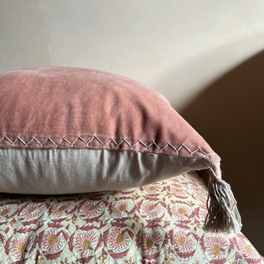 Velvet Cushion With Tassels | Pink