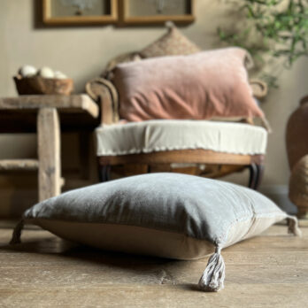 Velvet Cushion With Tassels | Pink