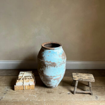 Mediterranean antique urn | Angelo