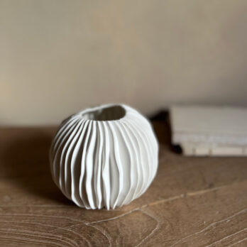 Norwegian Porcelain Vase | Coral Round