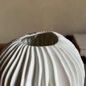 Norwegian Porcelain Vase | Coral Round