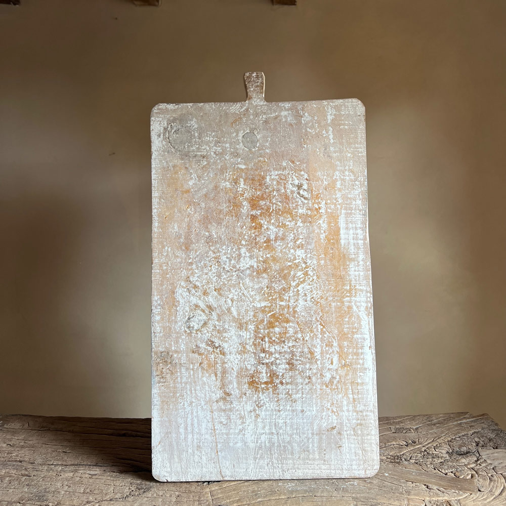 Vintage rustic breadboard | Leo