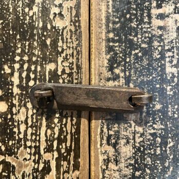Distressed paint wardrobe | Marlory