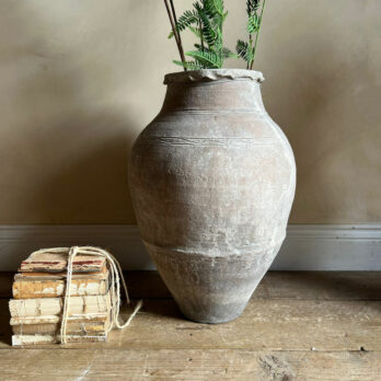 Mediterranean antique urn | Achilles