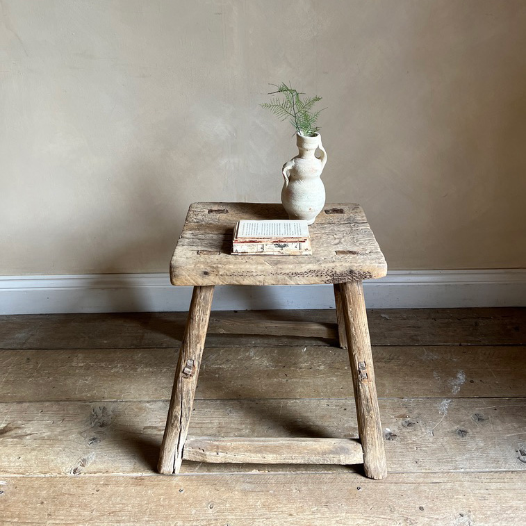 Rustic Antique Sidetable | Banquo