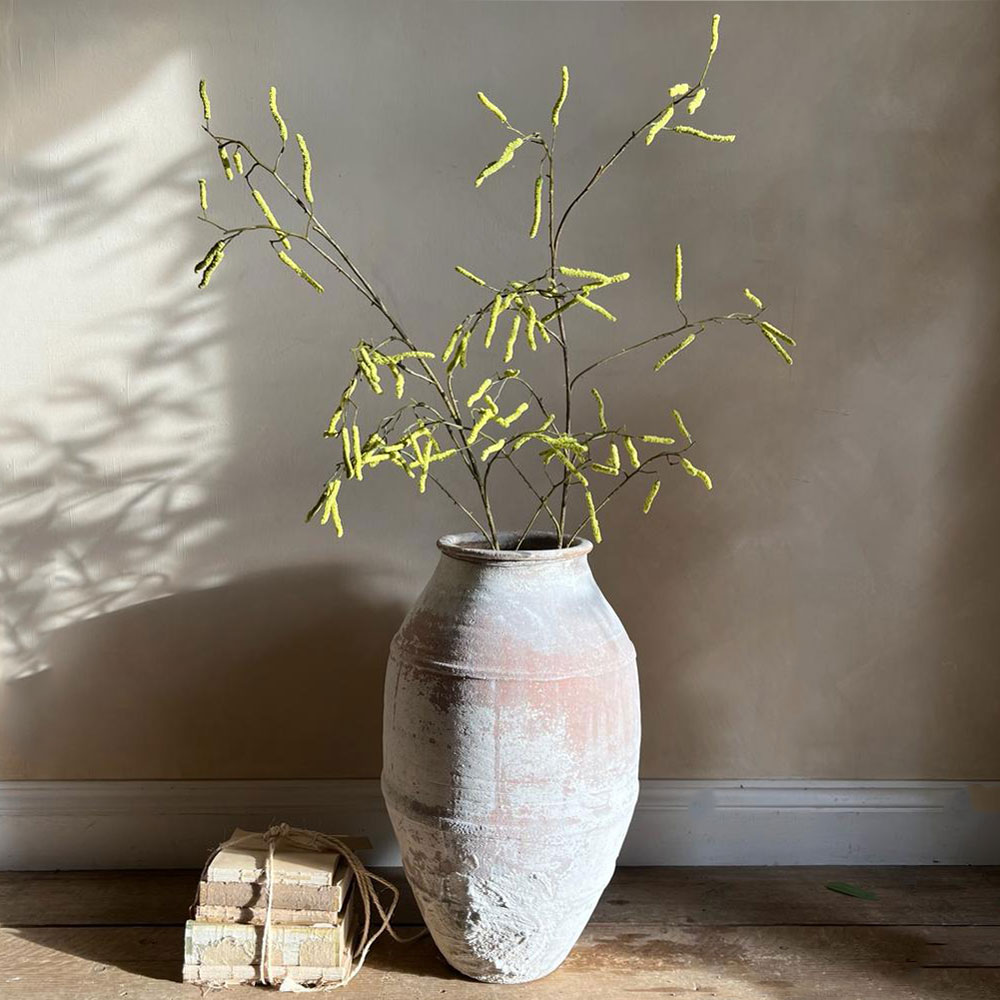 Mediterranean antique urn | Helios