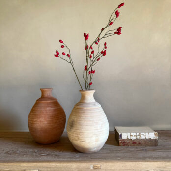 Terracotta ribbed medium urn