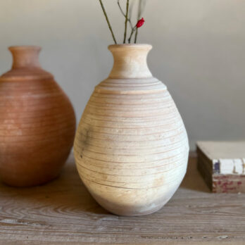 Terracotta ribbed medium urn