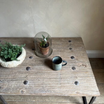 Antique coffee table | Marcia