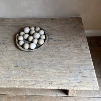 Antique coffee table | Marissa