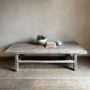 Antique coffee table | Macy