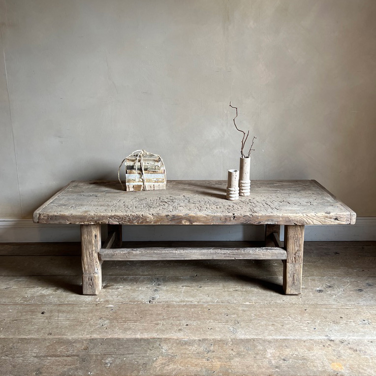 Antique coffee table | Mason