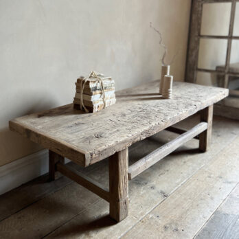 Antique coffee table | Mason