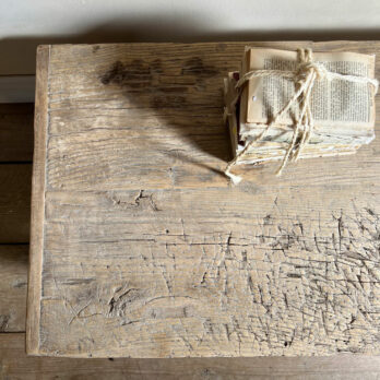 Antique coffee table | Mason