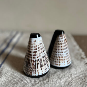 Shell salt and Pepper set