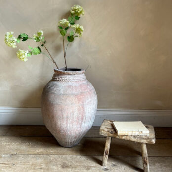 Antique Mediterranean Urn | Aketiri