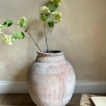 Antique Mediterranean Urn | Aketiri