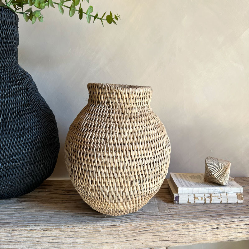 Large natural woven palm vase | Buhera