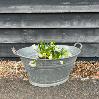 MEDIUM VINTAGE GALVANISED TIN BATH | OVAL