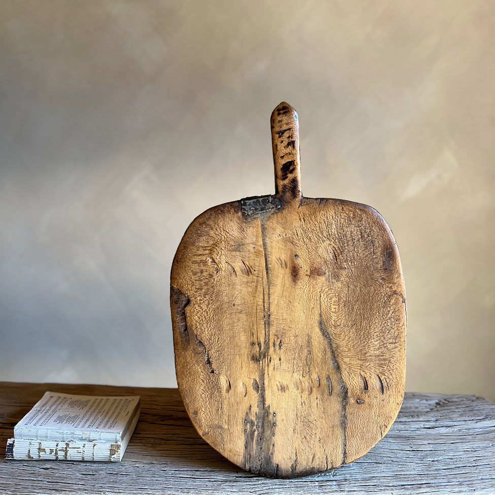 Vintage rustic breadboard | Alessio