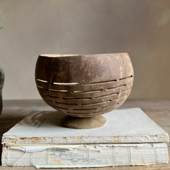 Coconut wood carved bowl | Nevis