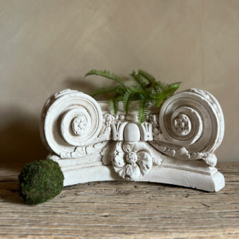 Vintage plaster moulding | Flow