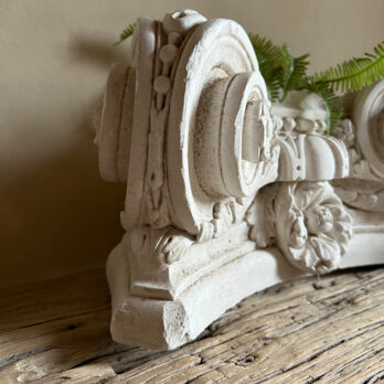 Vintage plaster moulding | Flow