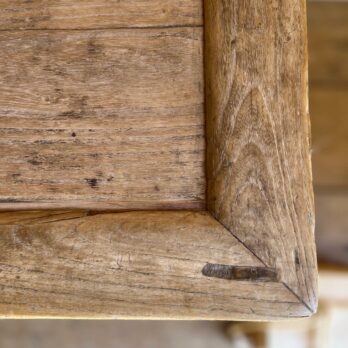 Antique officials chair | Jing