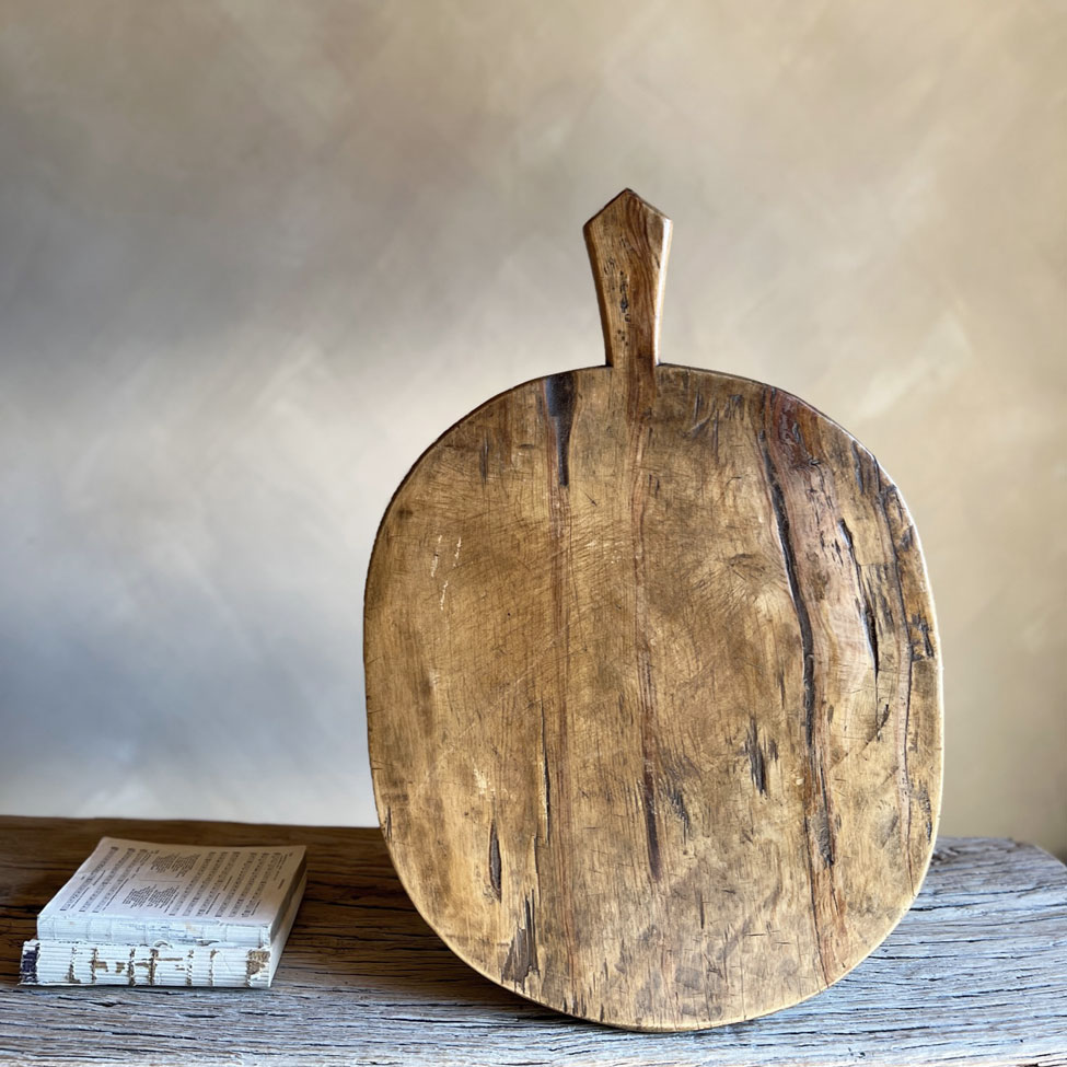 Vintage rustic breadboard | Leandre