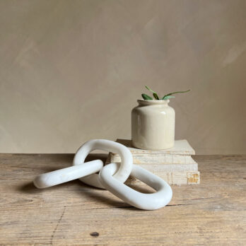 Marble chain decorative item