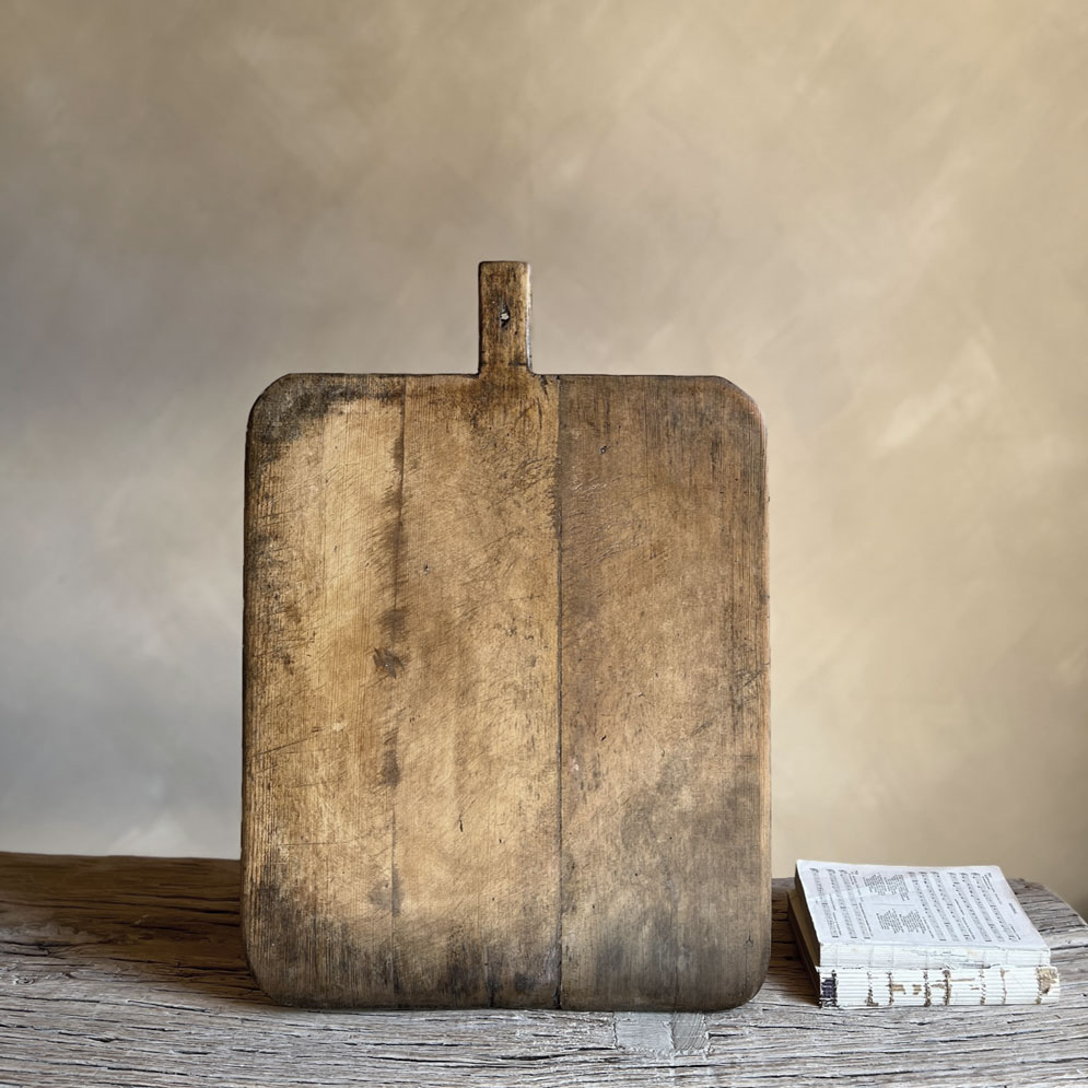 Vintage rustic breadboard | Mathis