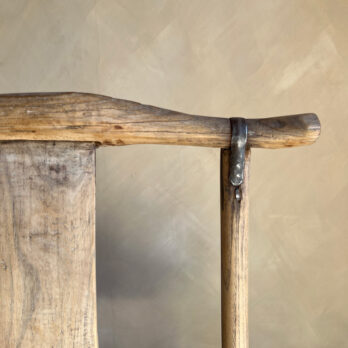 Antique officials chair | Mei