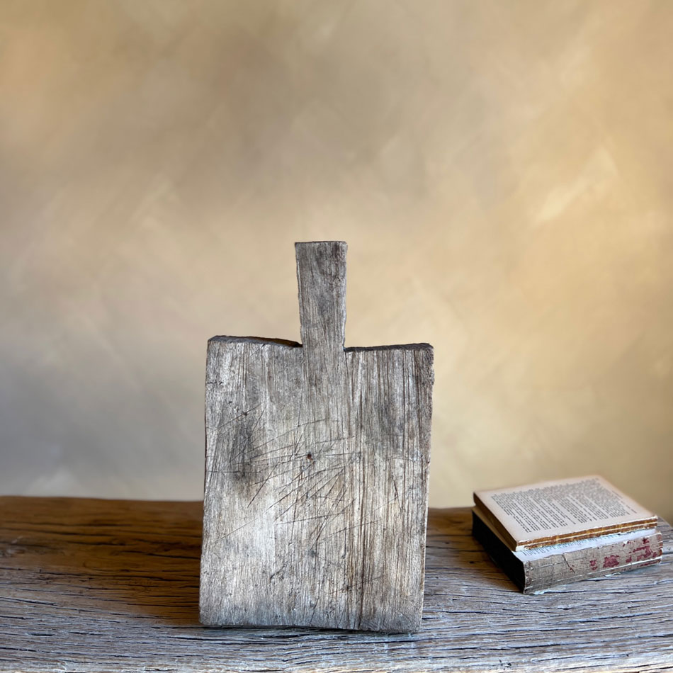 Vintage rustic breadboard | Mya