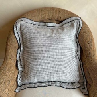 Neutral linen cushion | Salina