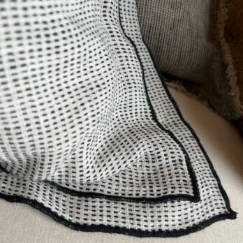 Neutral linen cushion | Salina