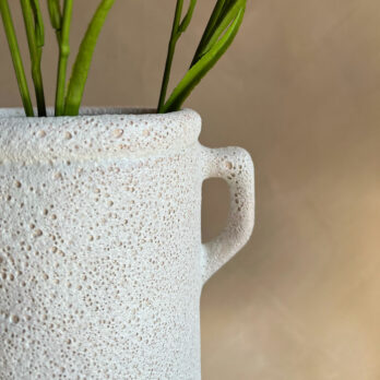 White ceramic textured vase | Taran