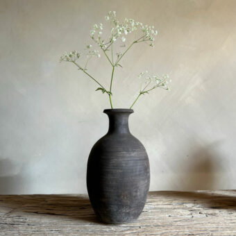 Gray stoneware vase | Layla